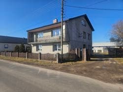 zabudowana nieruchomość rolna działka nr 305/1, położona w miejscowości: Sapy gmina Domaniewice, zapisana w KW o nr [numer KW w planie Pro] - udział 2/6 w nieruchomości