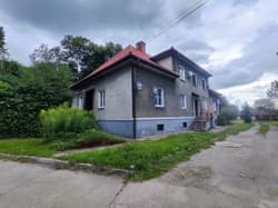 udział w wysokości 1/8 w lok. mieszk. nr 1 położonym przy ul. Kościuszki 2 w Krzeszowicach dla którego Sąd Rejonowy dla Krakowa-Krowodrzy w Krakowie VI Zamiejscowy Wydział Ksiąg Wieczystych z…