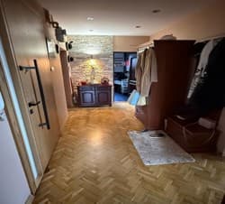 udział nr 5 w 1/2 części prawa własności lokalu stanowiącego odrębną nieruchomość