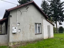 Udział 1/4 części w nieruchomości gruntowej zabudowanej pod adresem Marcinkowice 50,28-500 Kazimierza Wielka
