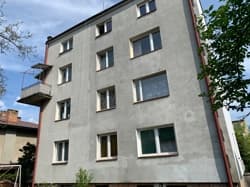 niewydzielony udział wynoszący 6/18 części w nieruchomości gruntowej stanowiącej zabudowaną działkę 42/2, o pow. 0,0436ha;