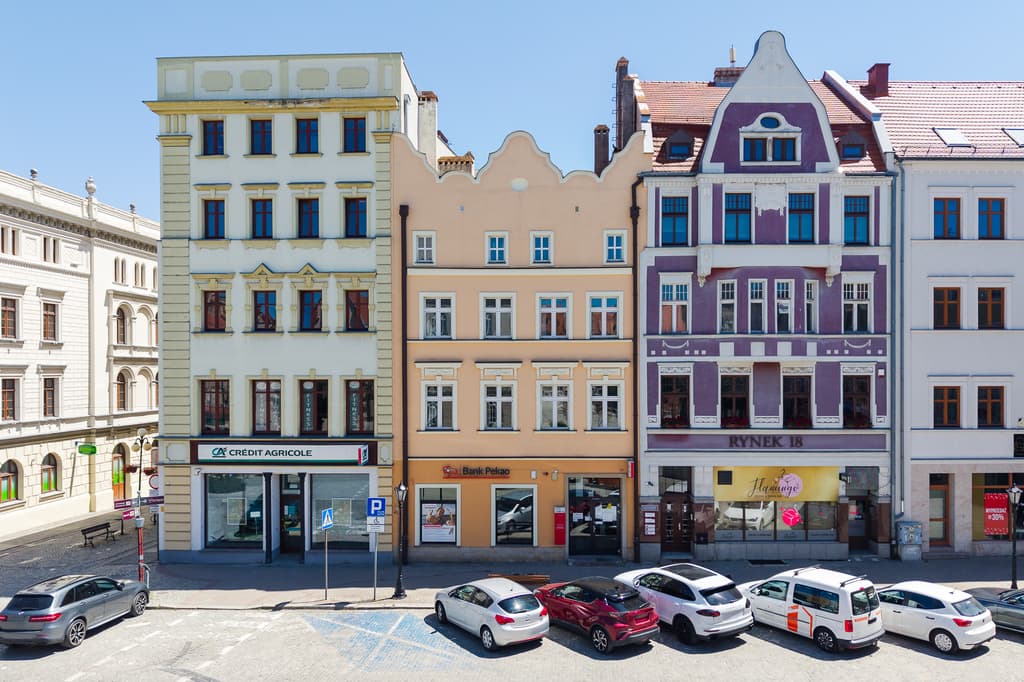 Dzierżoniów, rynek Rynek 17, ul. Ząbkowicka 4