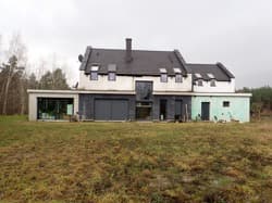 Dom jednorodzinny o pow. użyt. 272,26 m2 stojący na działce nr 675/14 o pow. 0,1854 ha przy ul. Wschodzącego Słońca 9 w Tyrowie, gm. Ostróda - KWEL1O/00048605/2