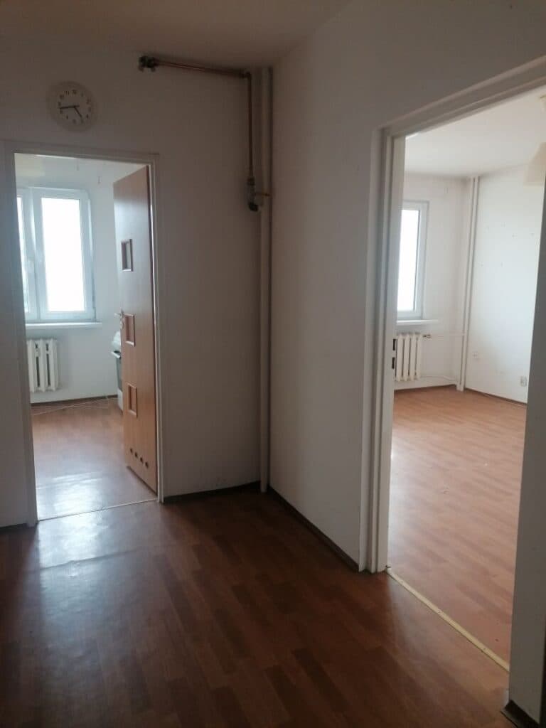 SM "Dębina": OGŁOSZENIE O PRZETARGU NA SPRZEDAŻ LOKALU MIESZKALNEGO 8/32 - Osiedle Dębina — miniatura 5