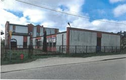 Działka nr 152, pow.- 2138m2, zabudowana dwoma budynkami handl- usług.