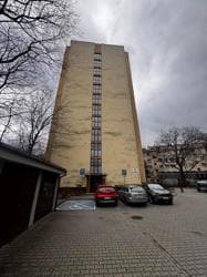 Udział dłużnika w wysokości 1/2 części nieruchomości stanowiącej lokal mieszkalny o pow. 47,44 m2