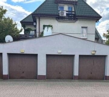 Udział 310/4711 – odpowiadający 3 garażom