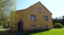 nieruchomość, tj działka nr 1379/2 o pow. 0,1088ha, zabudowana domem mieszkalnym i budynkiem gospodarczym