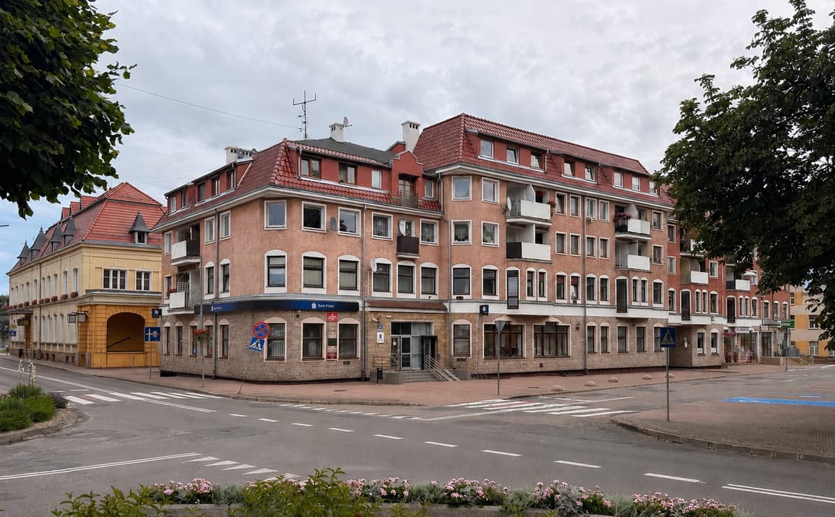 Łobez, ul. Wybickiego 2/7 — miniatura 2