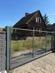 Udział 1/2 w nieruchomości gruntowej zabudowanej