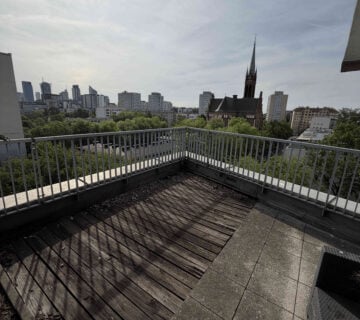 Syndyk sprzeda mieszkanie i miejsce w garażu, Warszawa, ul. Sokołowska
