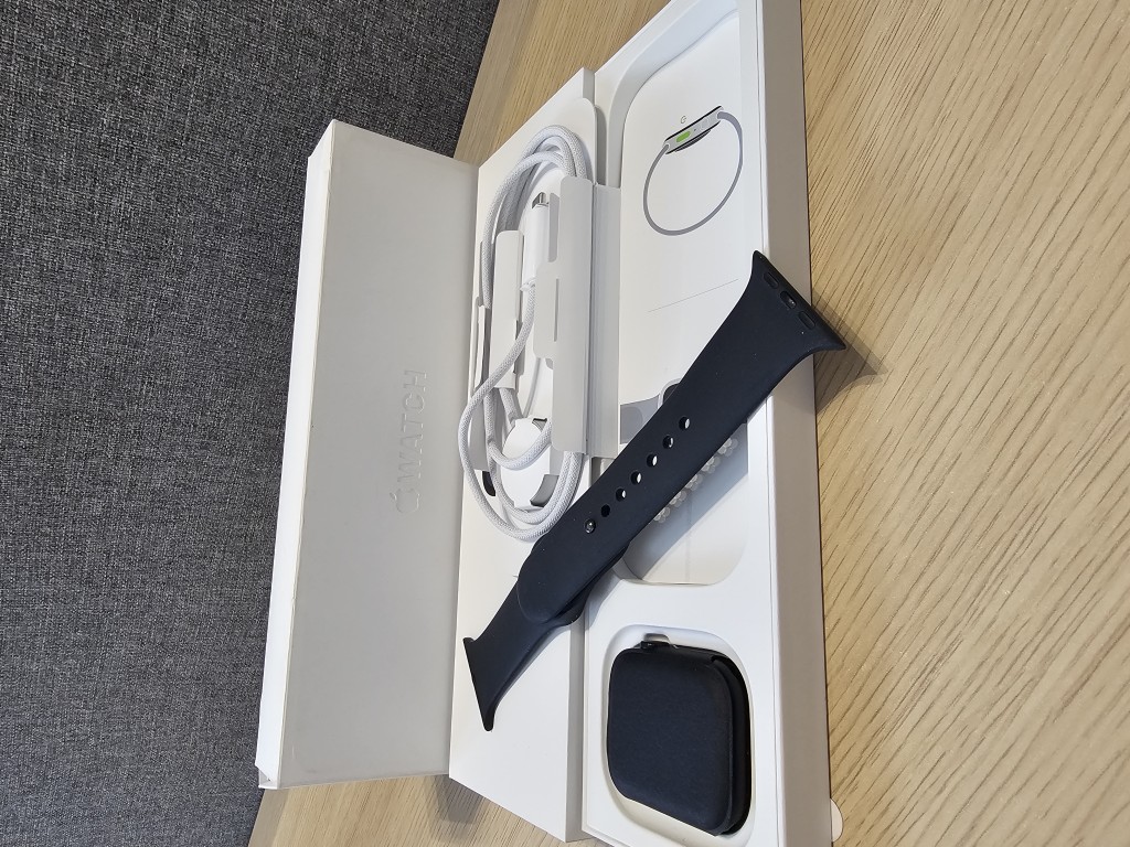 Syndyk sprzeda - smartwatch Apple Watch S9, 45 mm